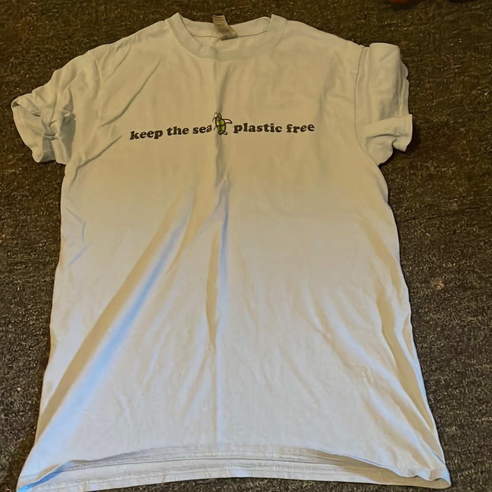 Keep the sea plastic free t-shirt light blue